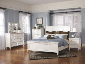 B672, Prentice, Dresser, Mirror, Nightstand, Media Chest, Door Chest, Queen Bed, King Bed, Bedroom Set, Ashley, Prentice Bedroom Set, Storage Footboard